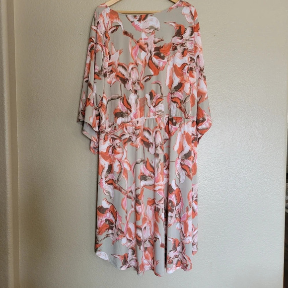 G.I.L.I Beige Tropical Floral Short Sleeve Exaggerated High Low Tunic - Picture 7 of 7